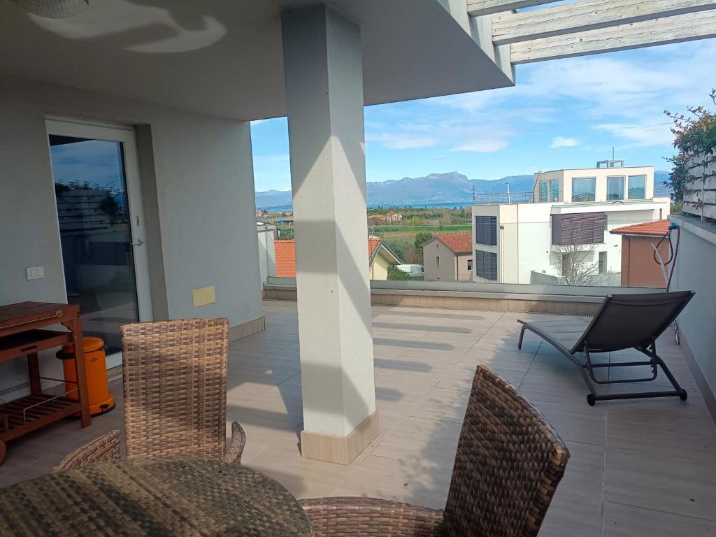 The Terrace on The Lake - Apartment with Pool, Peschiera del Garda