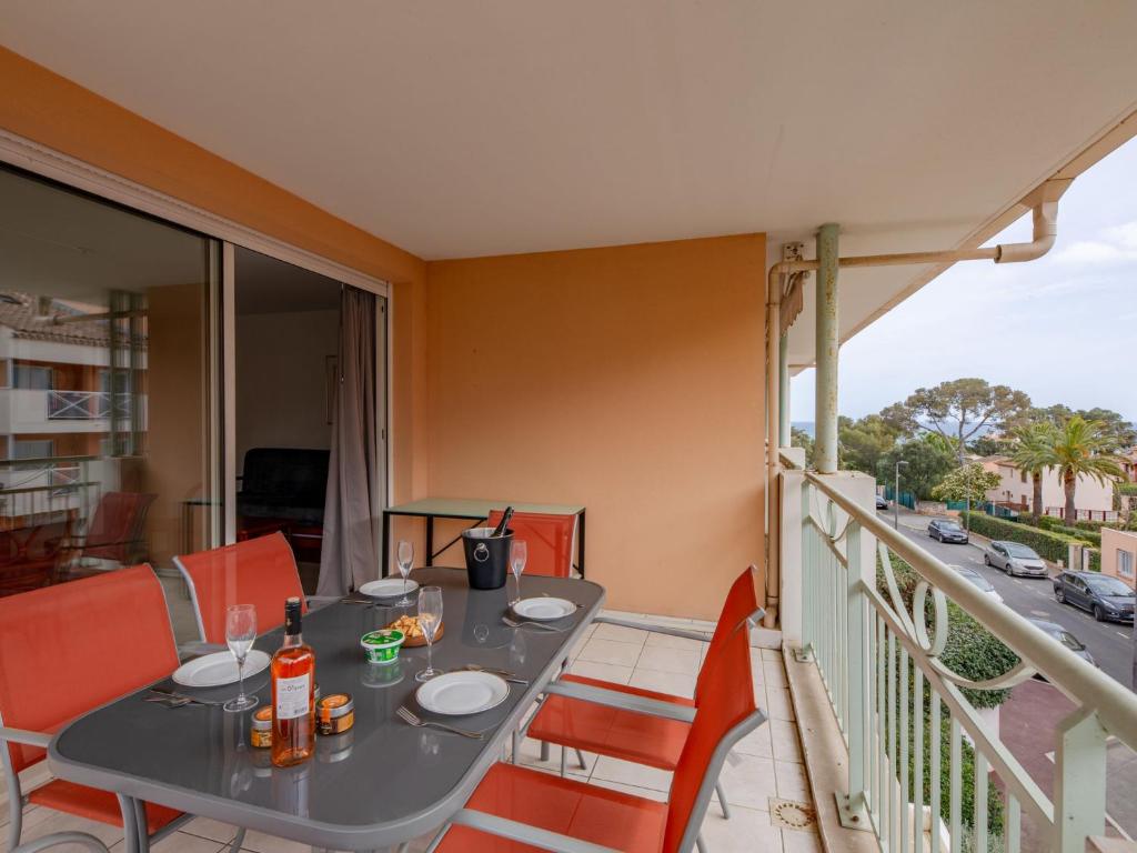 Apartment Les Calanques du Parc-6 by Interhome, Saint-Aygulf