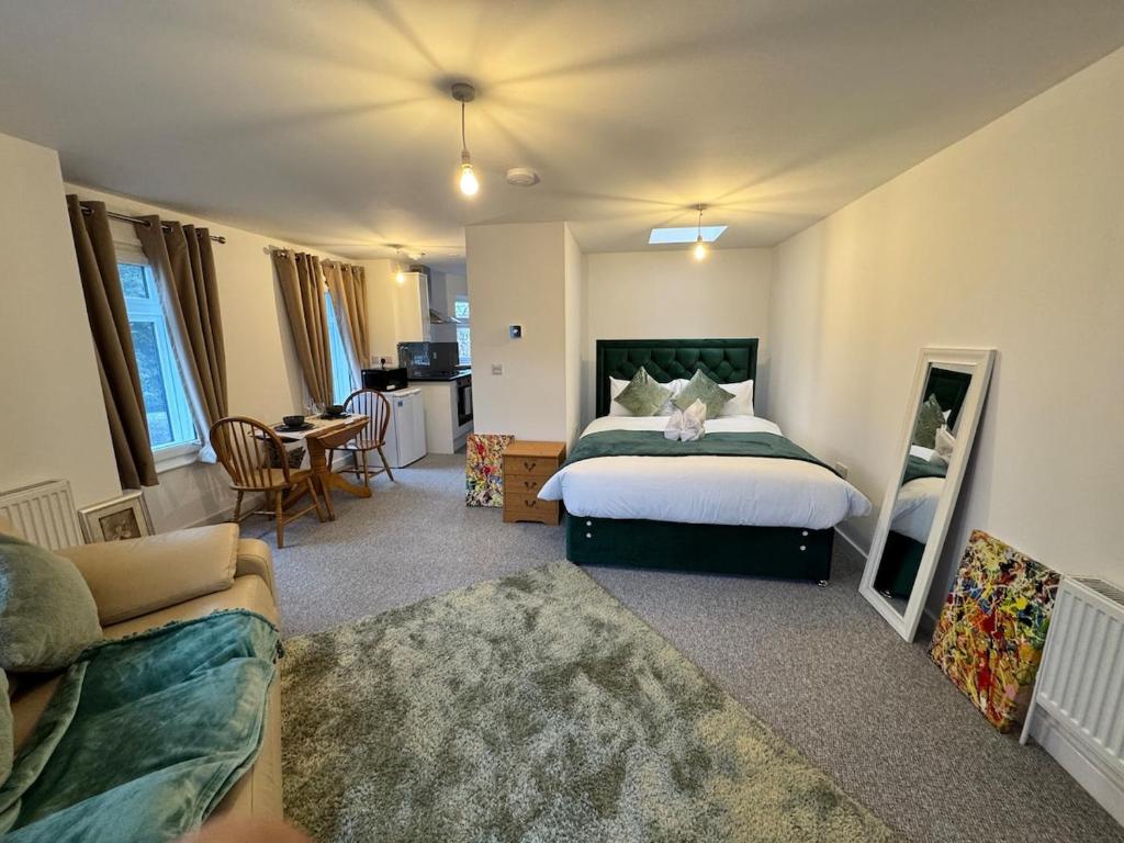 Fun 7 holidays entire flat, Huntingdon