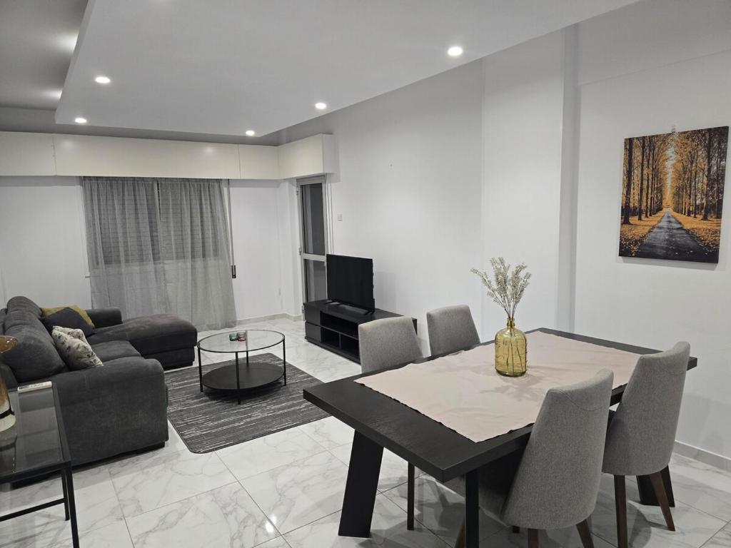 Project 99 - Breakbooking CY, Lemesos