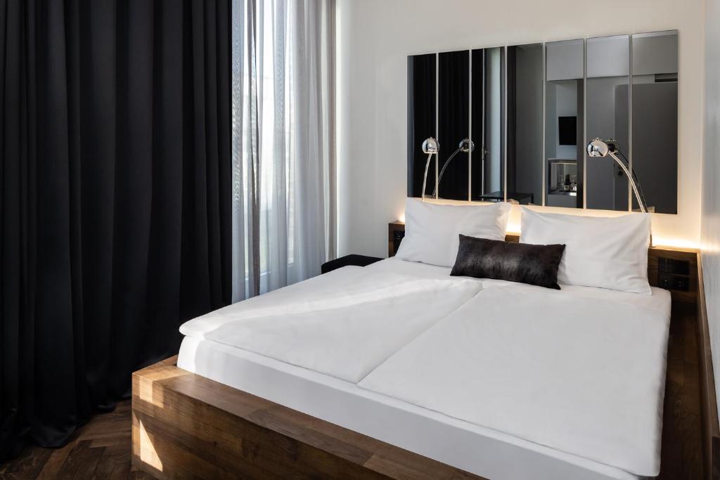 Hotel AMANO Grand Central — Hotel rooms in Berlin, Berlin