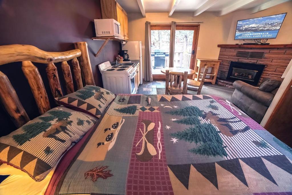 Sunnyside Knoll- 14 studio, Estes Park