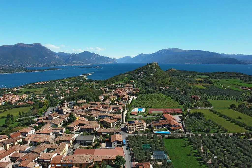 Spa Hotel Splendid Sole, hotel v destinaci Manerba del Garda