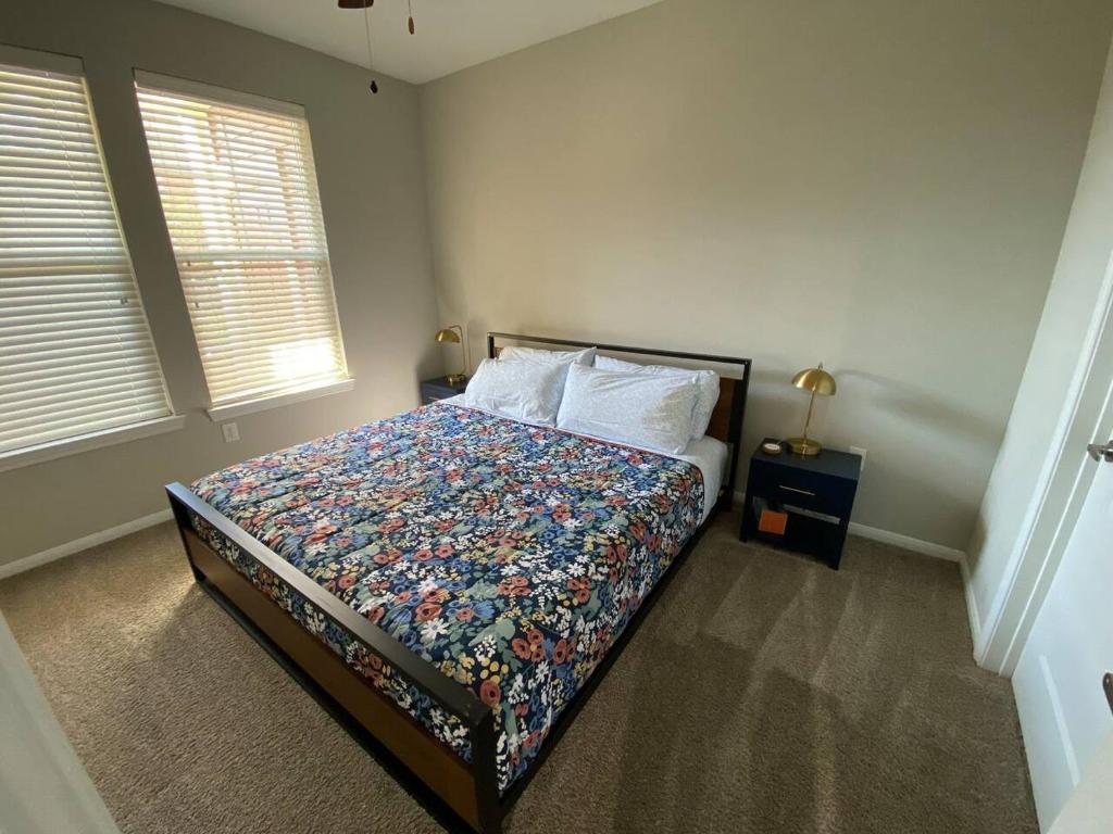 Spring Modern 1-BR King Long-term fully equipped, Spring