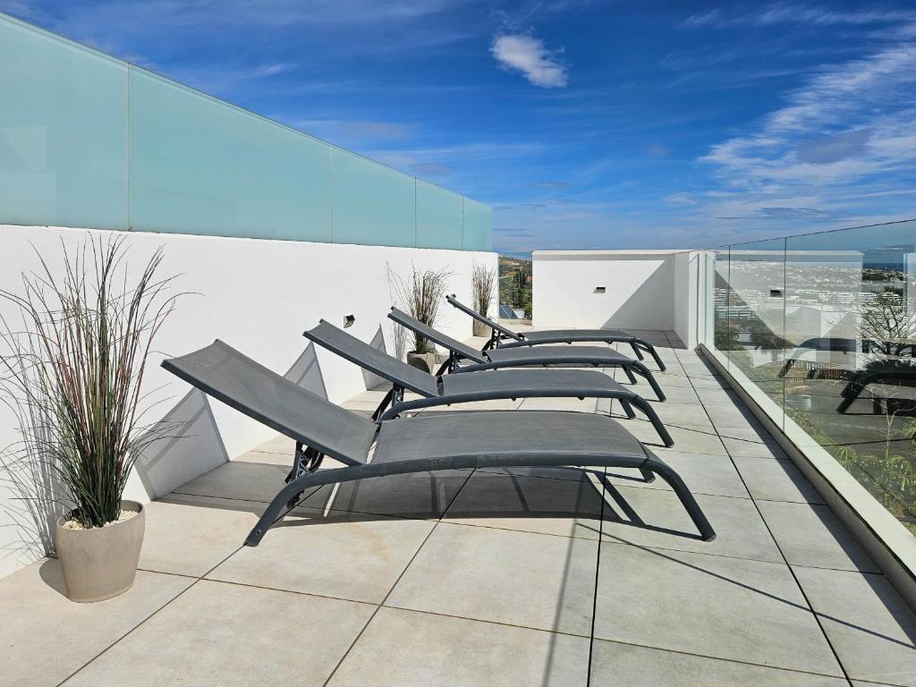 2nd floor Large Terrace & Pool views Casa Banderas - 3
