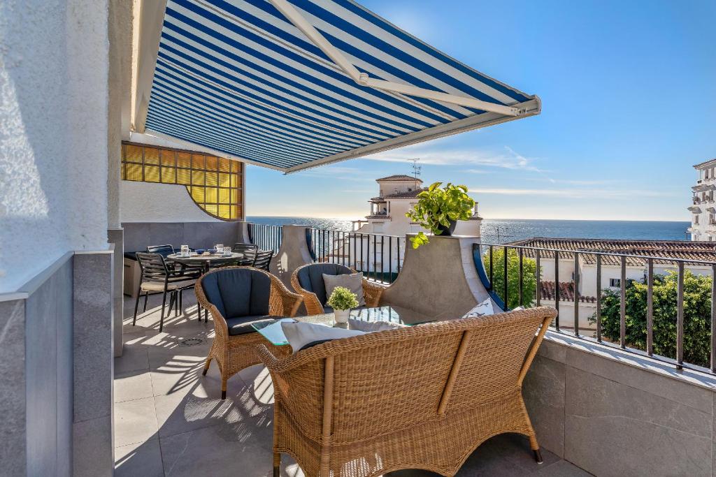 Luxury Stay with Rooftop Terrace 2 Min to Beach - 2