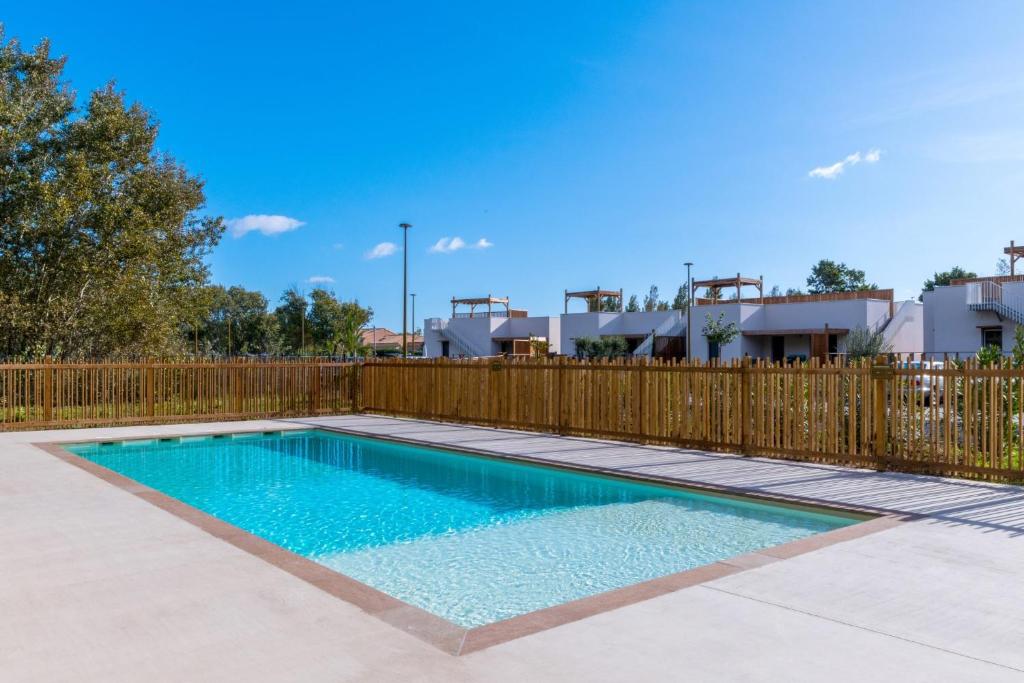 AGENCE JF IMMO - Apt 4 pers climatisation piscine et parking 300 m plages V0775 - 3