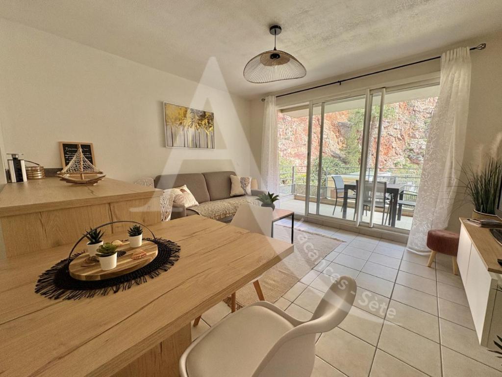 T3 renove dans residence avec piscine et garage Capacite max 6 personnes - 2