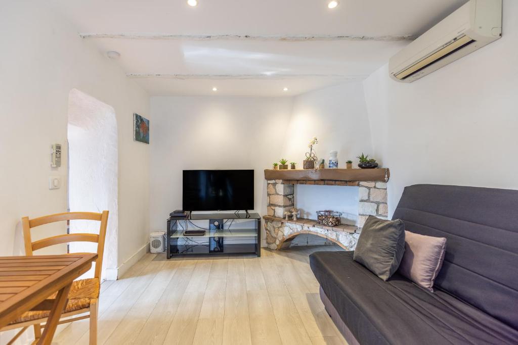 LB Vacation Rentals I Charming Little Bucolic House 5-Min From City - 2
