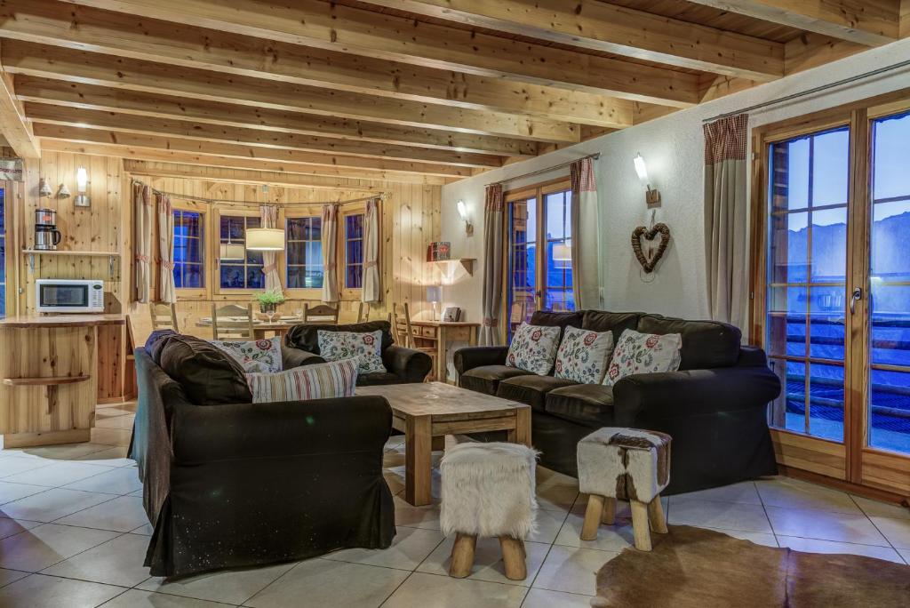 Chalet Orange - 5