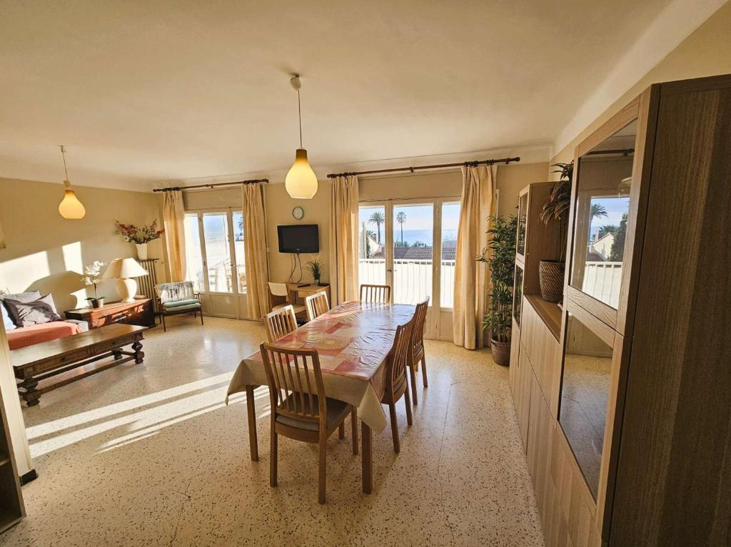 A 200 m de la plage, 2 chambres avec terrasse vue mer, WIFI, climatisation, parking privé - 4