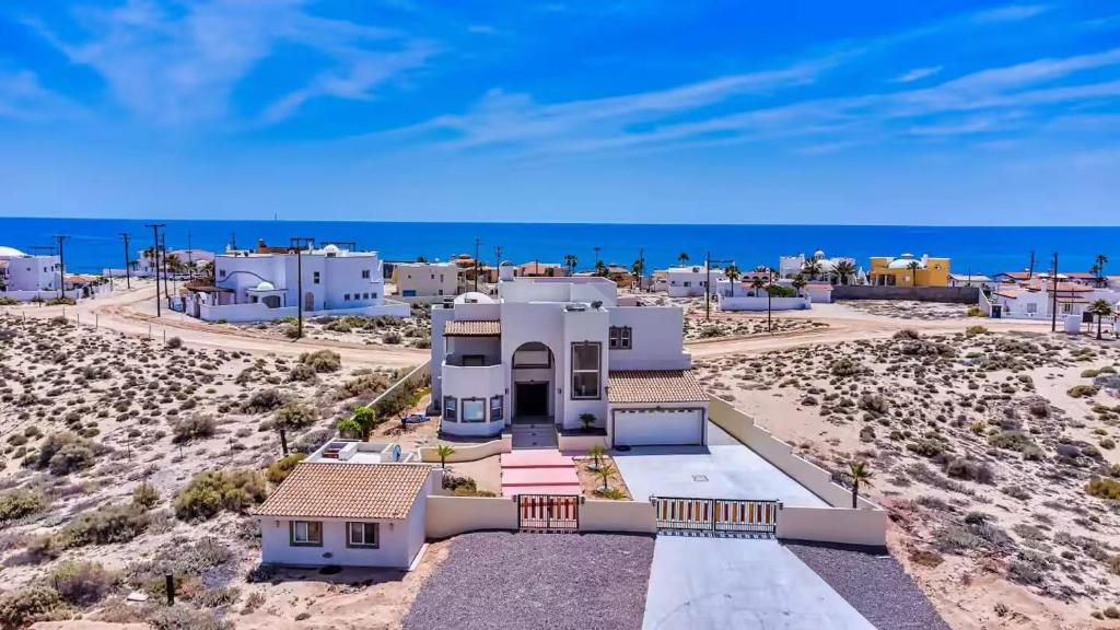 A Wave FROM IT ALL, Las Conchas