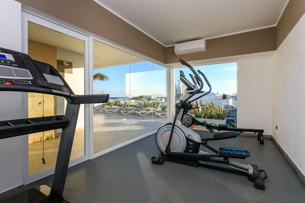 A pasos de la playa | Apartamento elegante en la Quinta Avenida con piscina en la azotea - 3