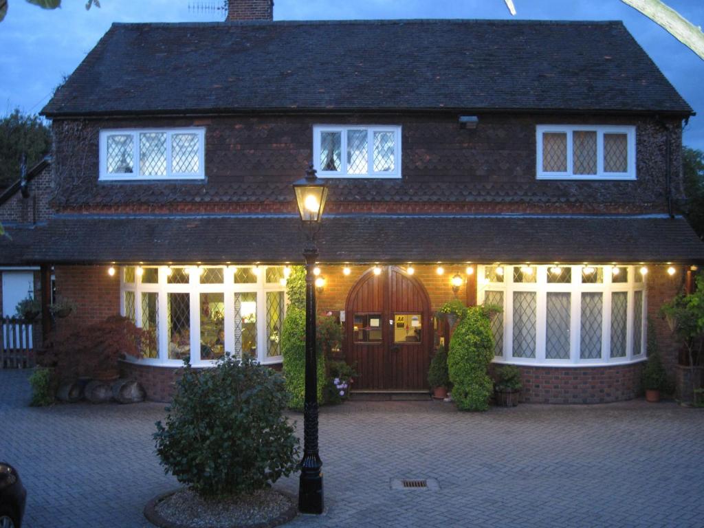 Trumbles Gatwick B&B photo