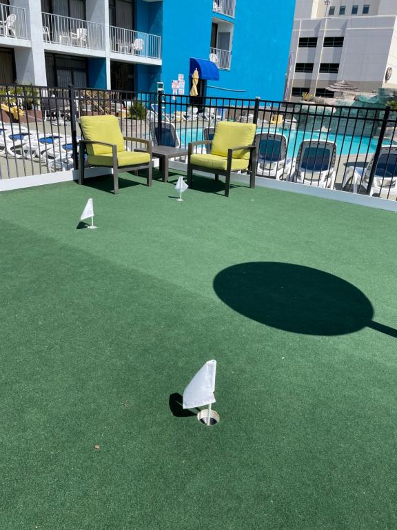 3. 데이즈 인 바이..