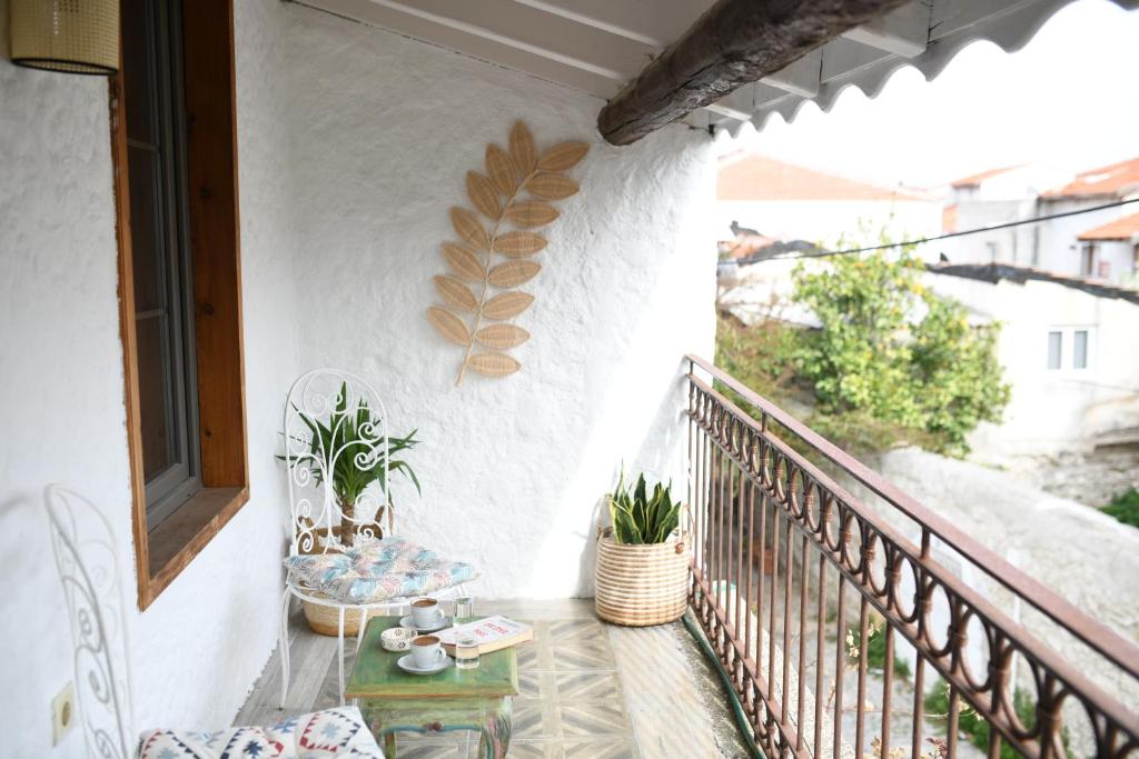 マゼン バイ ダジュール アラチャトゥ (Mahzen by d'Azur Alaçatı) バルコニー/テラス