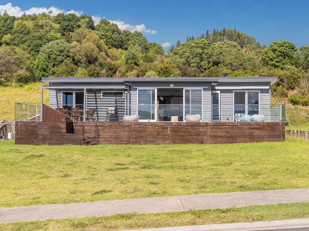 Pipi Palace - Cooks Beach Holiday Home, Cooks Beach