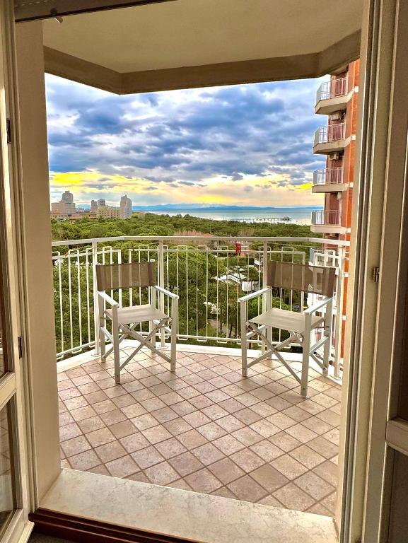 Apartment with stunning sea view - Wi-Fi, free parking, large terrace and comfort, Lignano Sabbiadoro