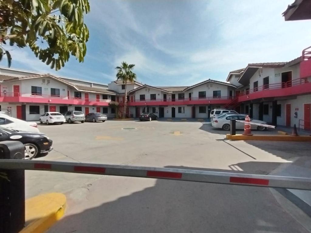 Lizvan Hotel-Motel - 2