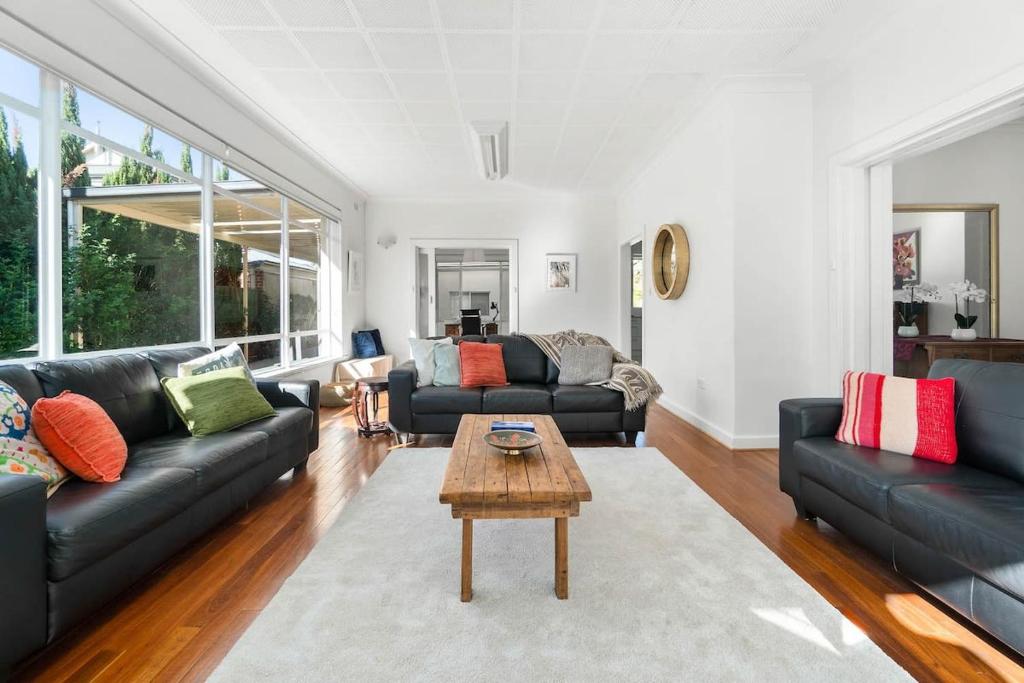 The Spacious & Elegant Vacation Haven - Glenside, Glenunga