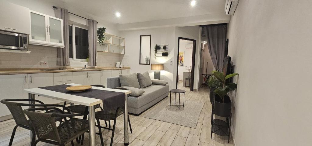 Stylish 1Bedroom Studio in the heart of St Julians 204, Saint Julianʼs