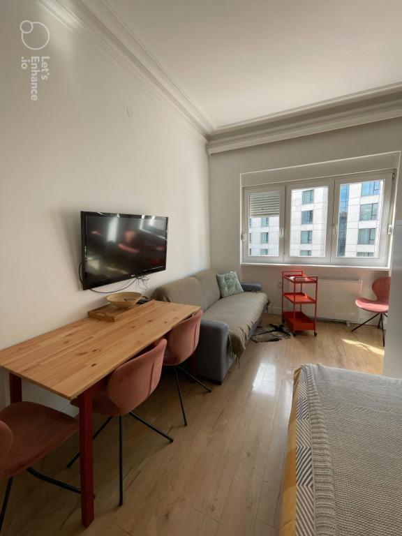 Hilton View Cozy Njegoseva Vracar Apartment - Sleeps 4 - 5