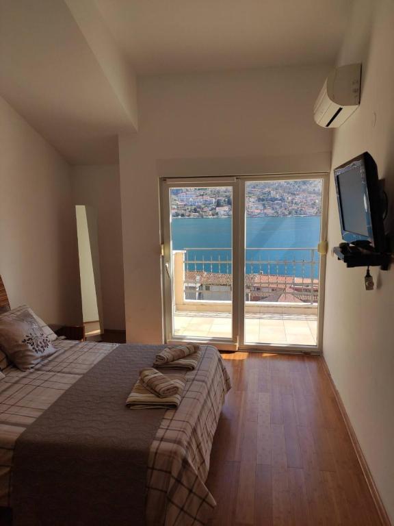 Lovely apartment with pool-A8 - 2