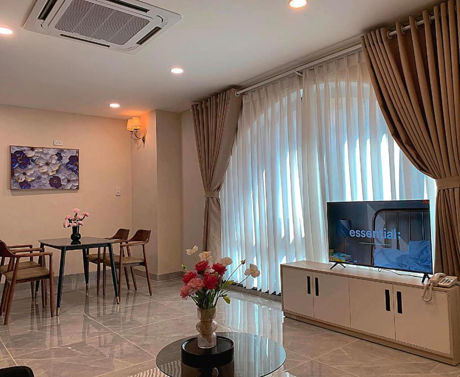 Shared lounge/TV area