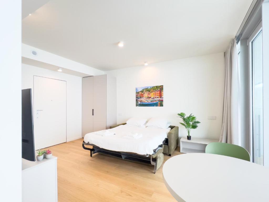Waterfront Suite 2 - 5
