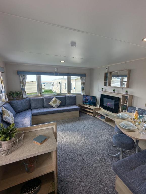 BRIGHT MODERN STYLE CARAVAN WITH VIEWS on HAVEN LITTLESEA WEYMOUTH, Wyke Regis