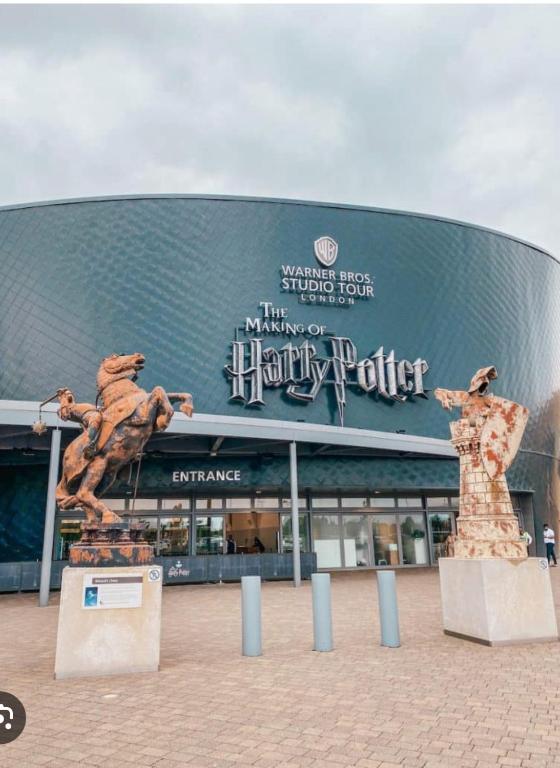 North Approach Harry Potter Studio Tour, Leavesden Green