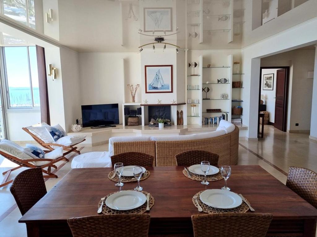 Grand appartement climatisé avec terrasses, vue mer, parking et WIFI - FR-1-335-173 - 3