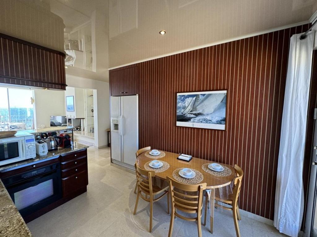 Grand appartement climatisé avec terrasses, vue mer, parking et WIFI - FR-1-335-173 - 4