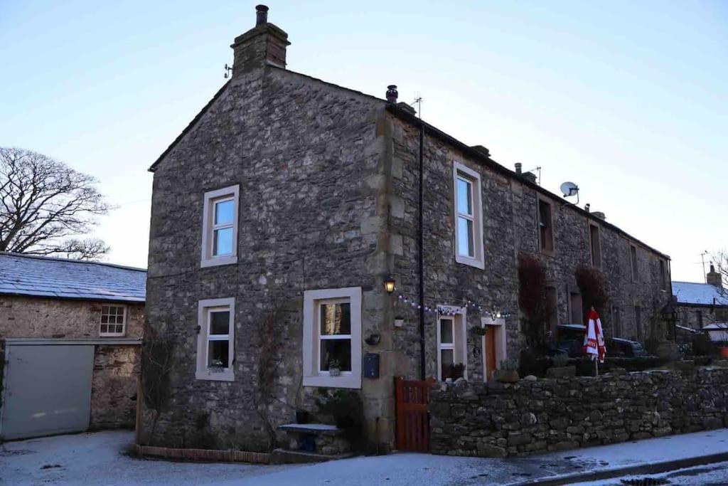 Charming dog-friendly Yorkshire Dales Cottage, Austwick, Austwick