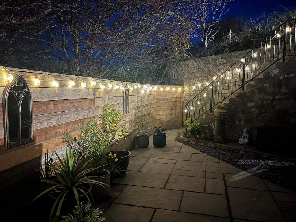 Private, Modern and Detached Garden Apartment, Llanddulas