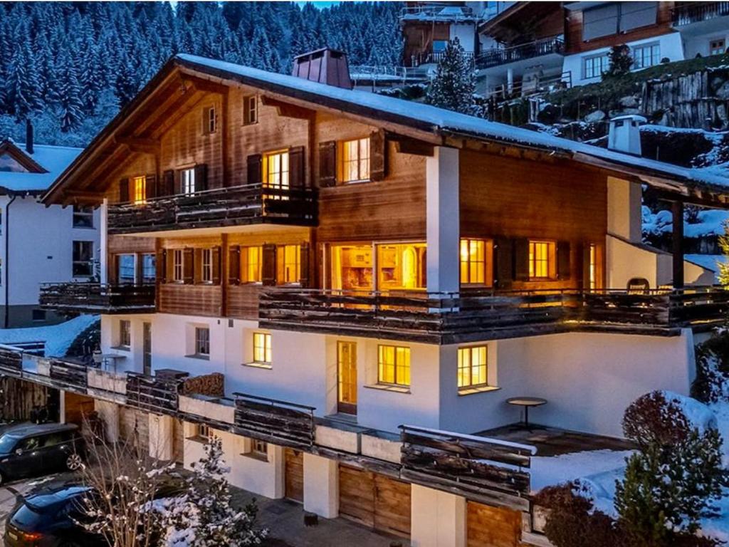 Top location and cozy chalet style, Laax