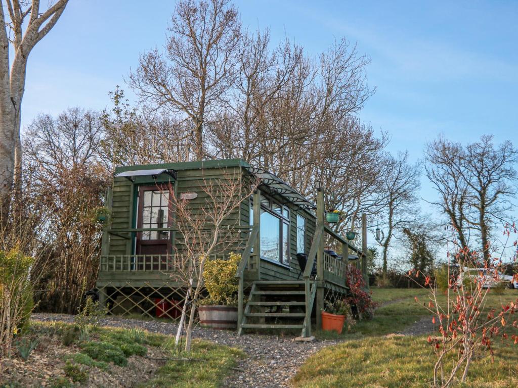 Tench Hut, Uckfield
