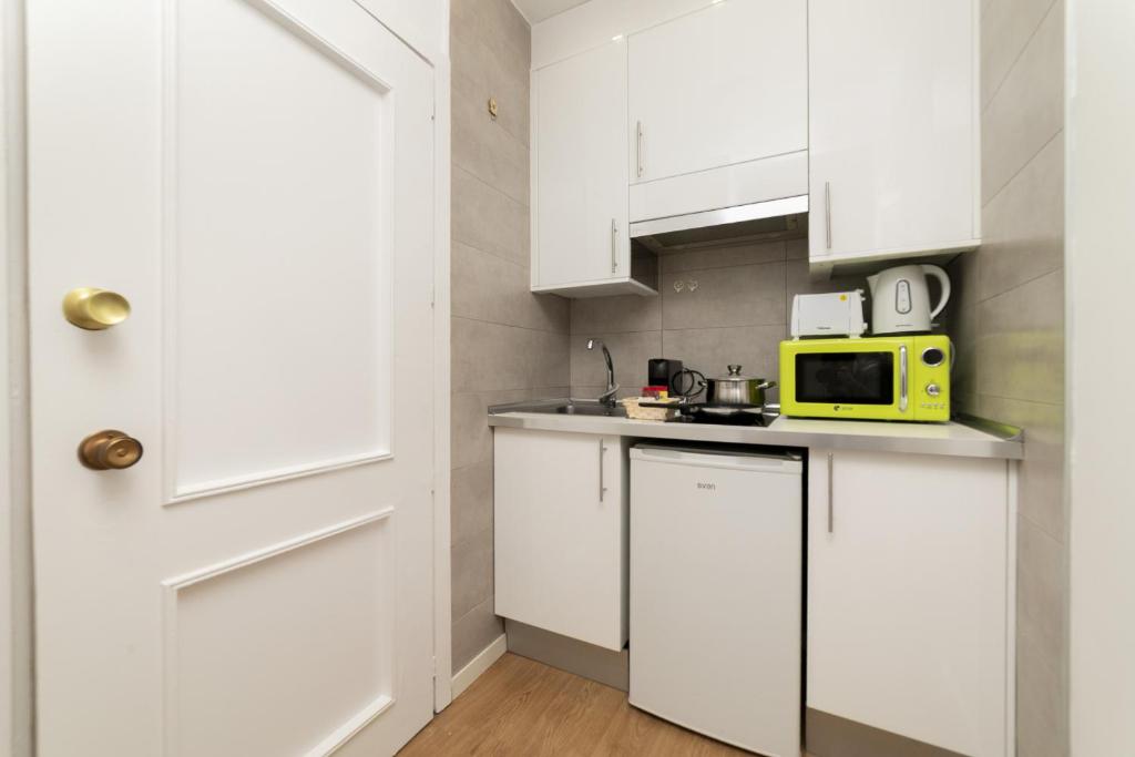 Luxury V - Ferga Suites - 3
