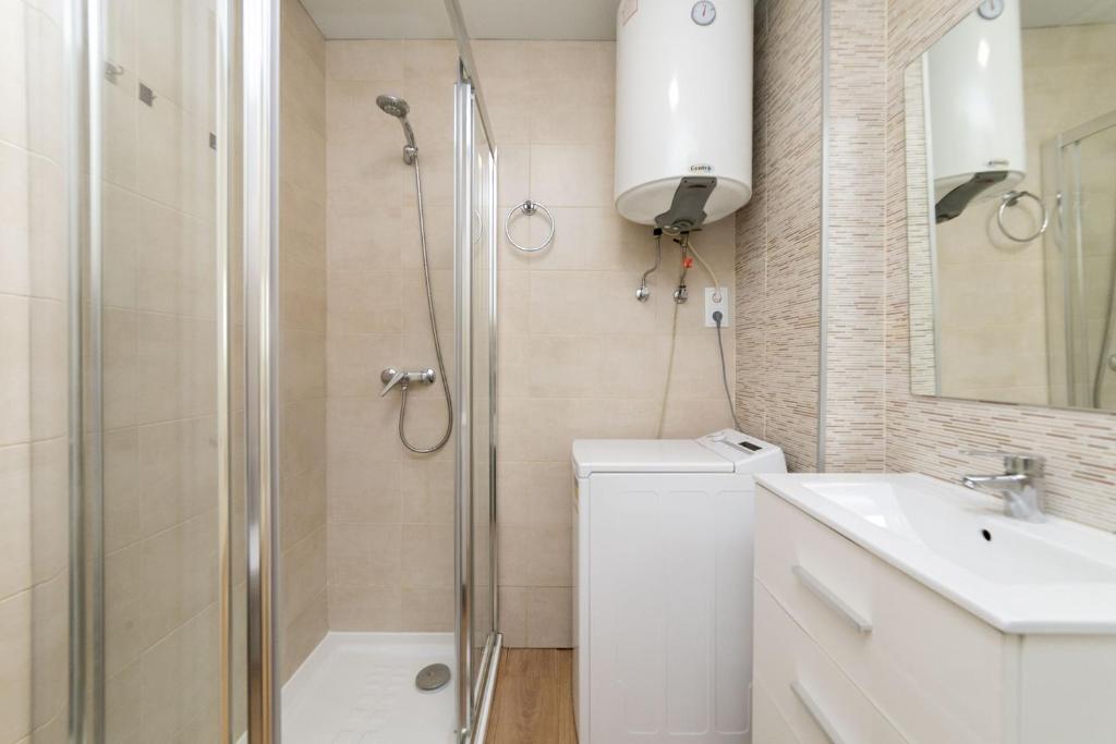 Luxury V - Ferga Suites - 4