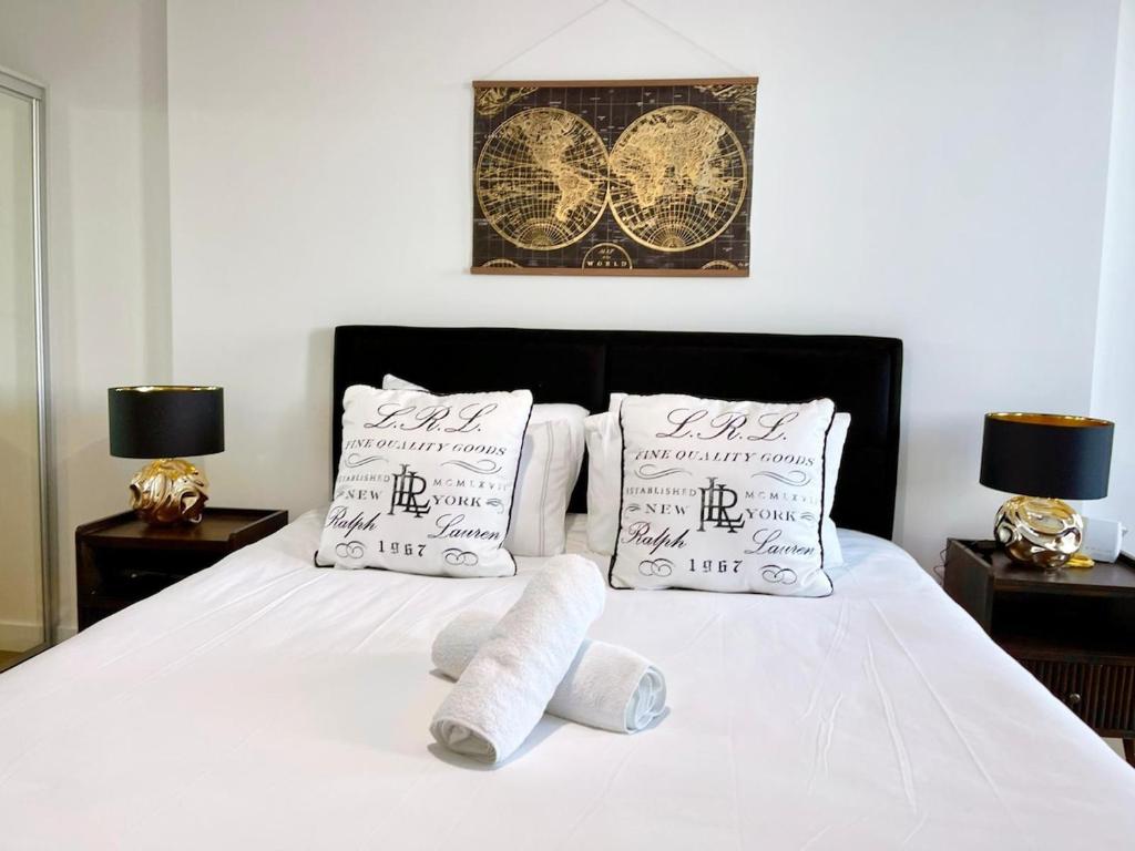 Urban Heaven with free parking, Bracknell