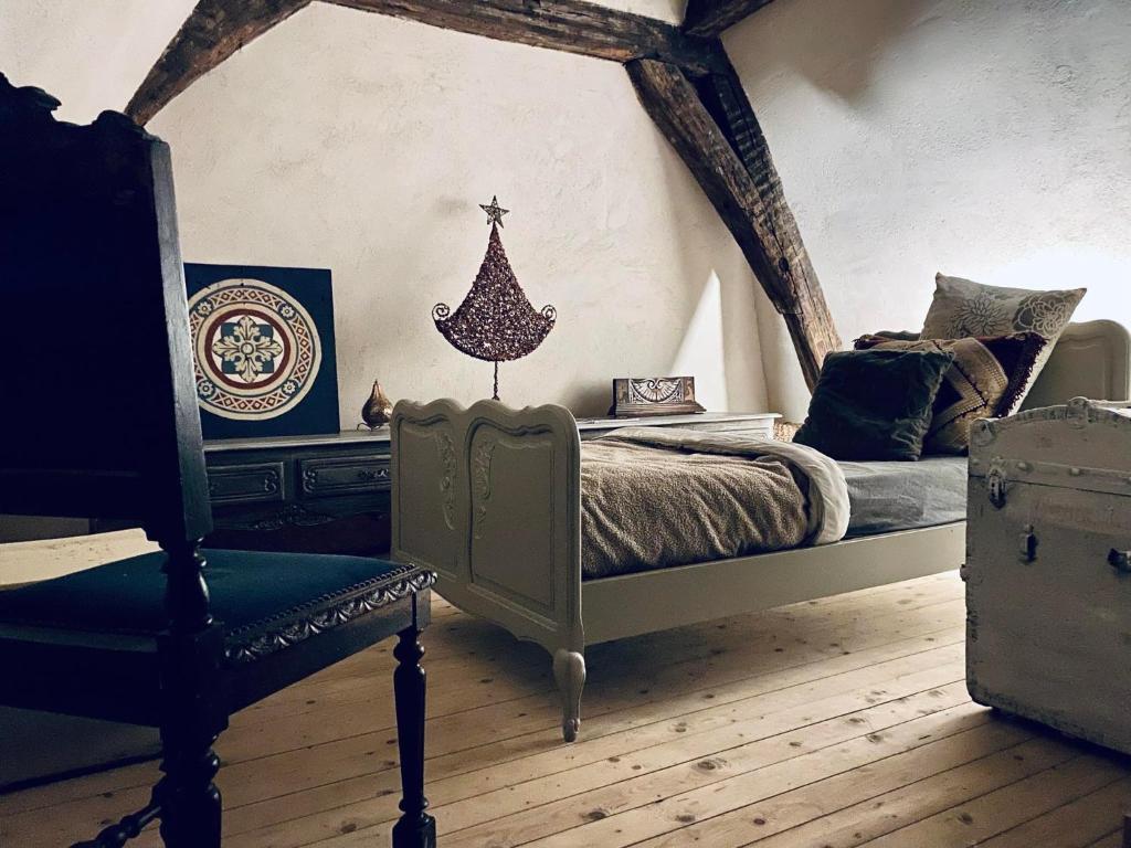 Mystic's Lodge 6