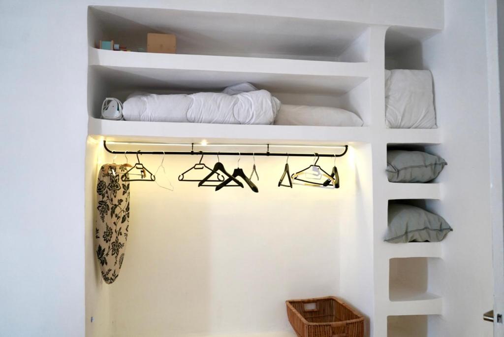 T2 Appartement 55m2 Terrasse 20m2 - à 15min à pied du Centre Ville - Wifi - Air conditioning - 4