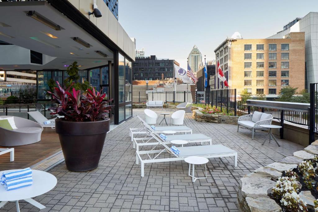 DoubleTree by Hilton Montreal Downtown