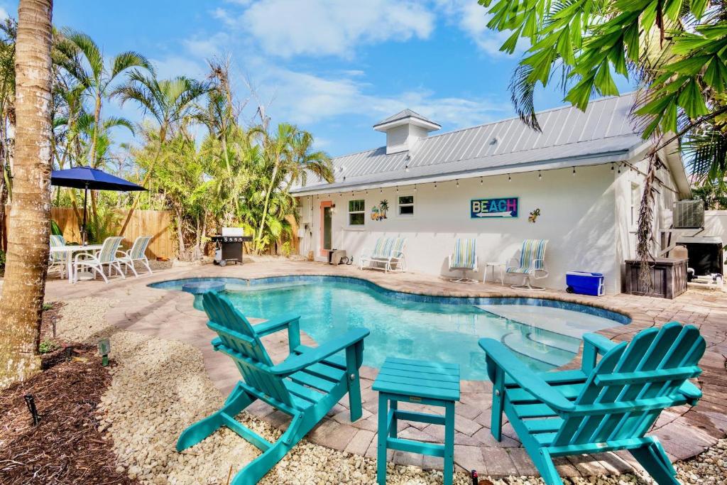 Peacock Crossing, Holmes Beach