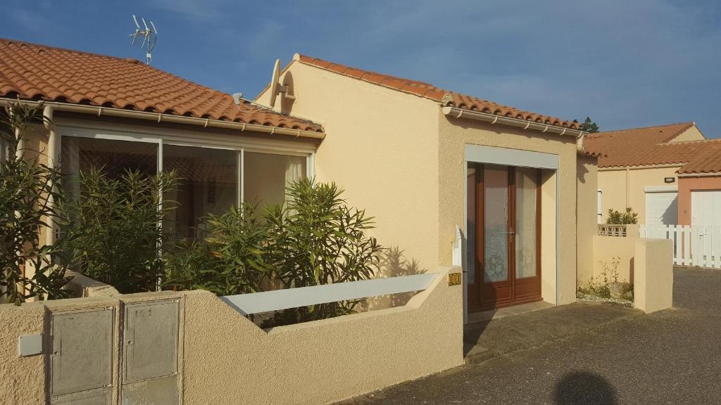 Les Mers du Sud, 4 personnes, vélos, piscine, climatisation, plage à 120m, Gruissan