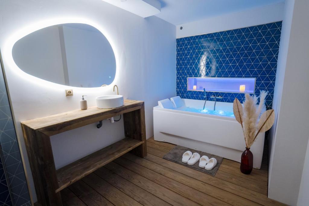 Suite Romantique & Naturelle avec Balnéo, Cholet