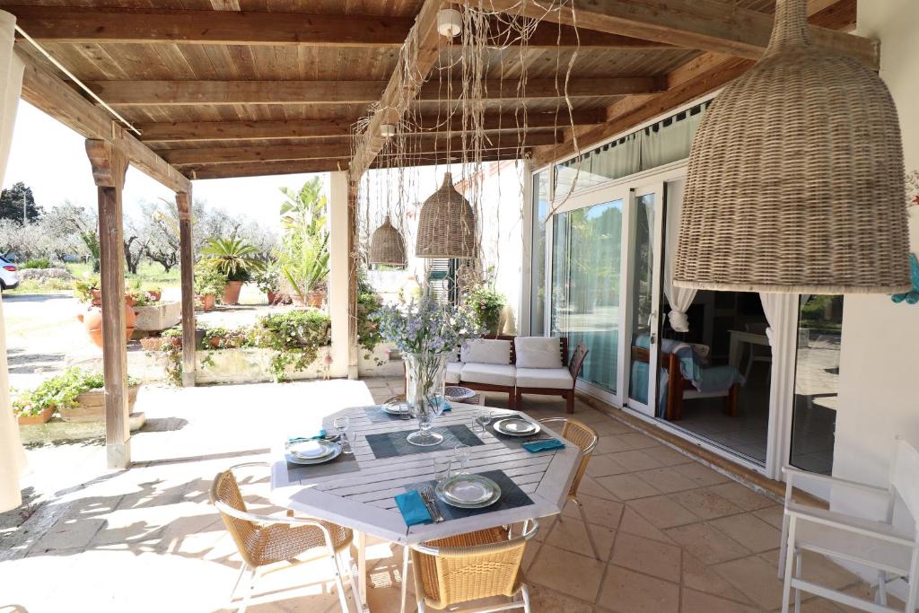 Villa Patrizia Mediterranean Charm & Deluxe Comfort in Otranto Sleeps 6 Wifi & AC - 1