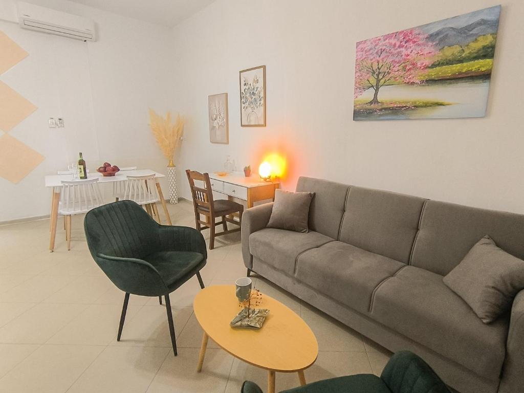 Zoe's Delta, Skiathos