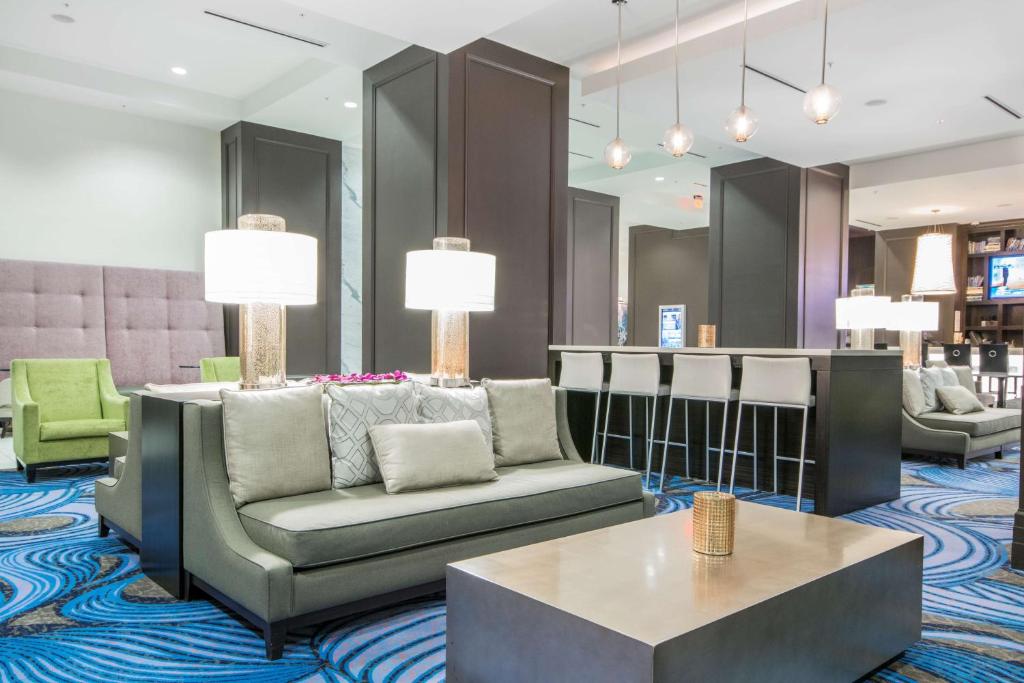 フロント・ロビー