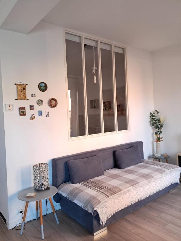 F2 Cozy near City Center and Train Station - 2